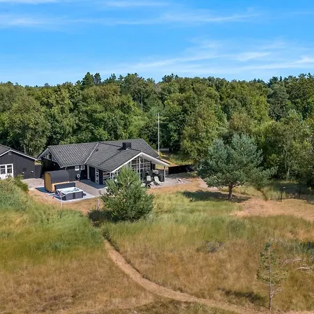 Wreth - 1-5km From The Sea By Interhome *